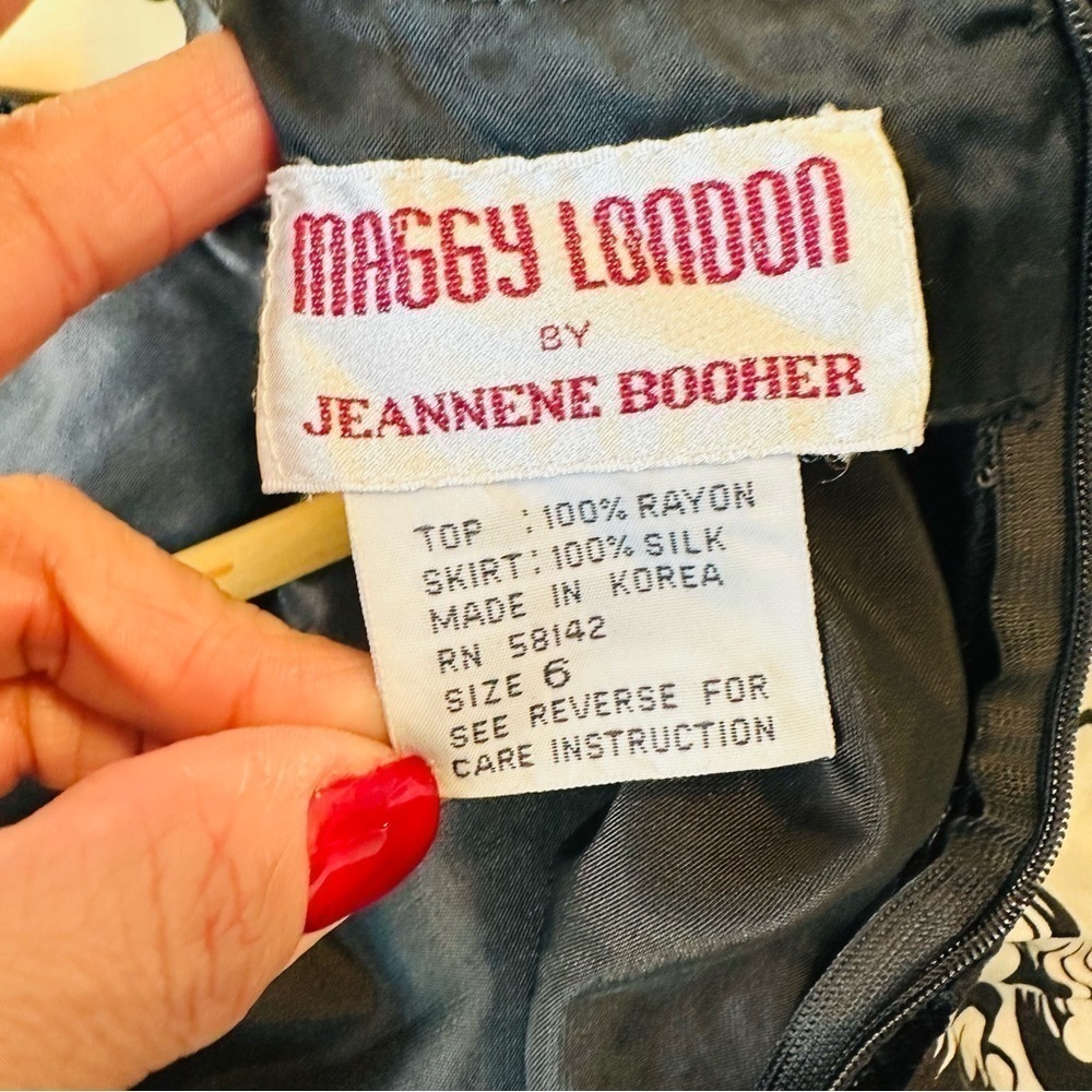 VTG Maggy London 90's Black and White Floral Long Sleeve Velvet Dress Bubble Hem - Picture 11 of 13